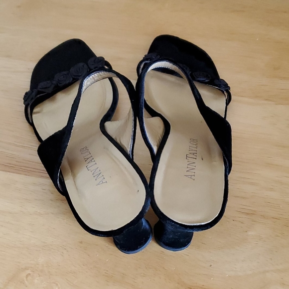 Ann Taylor Black Rose Velvet Heels - Picture 5 of 14